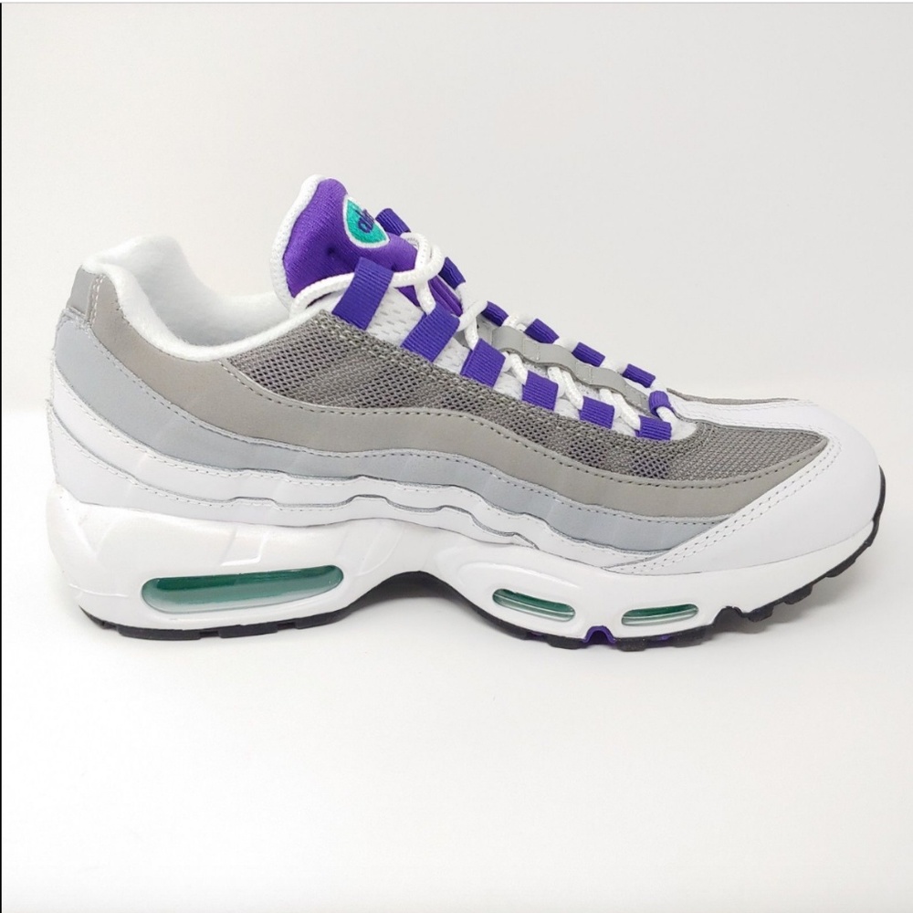 Nike Womens Air Max 95 Sneakers - Picture 6 of 8